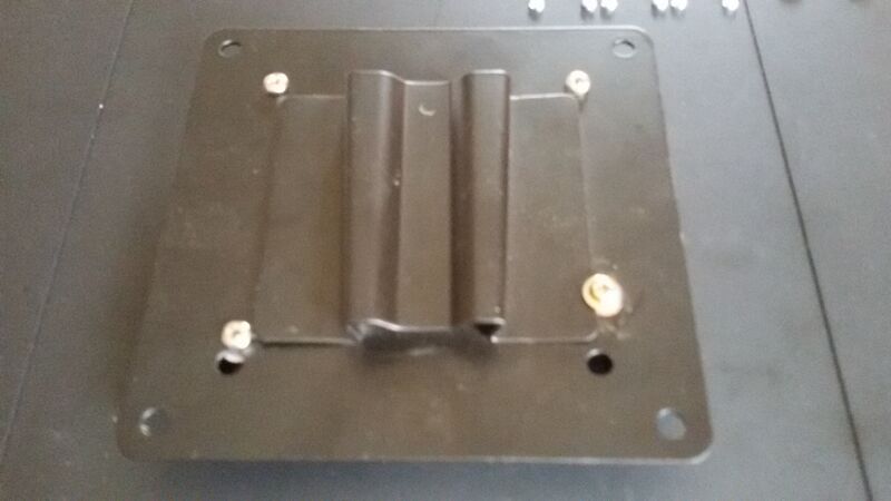 File:screws on VESA-Adapter.jpg